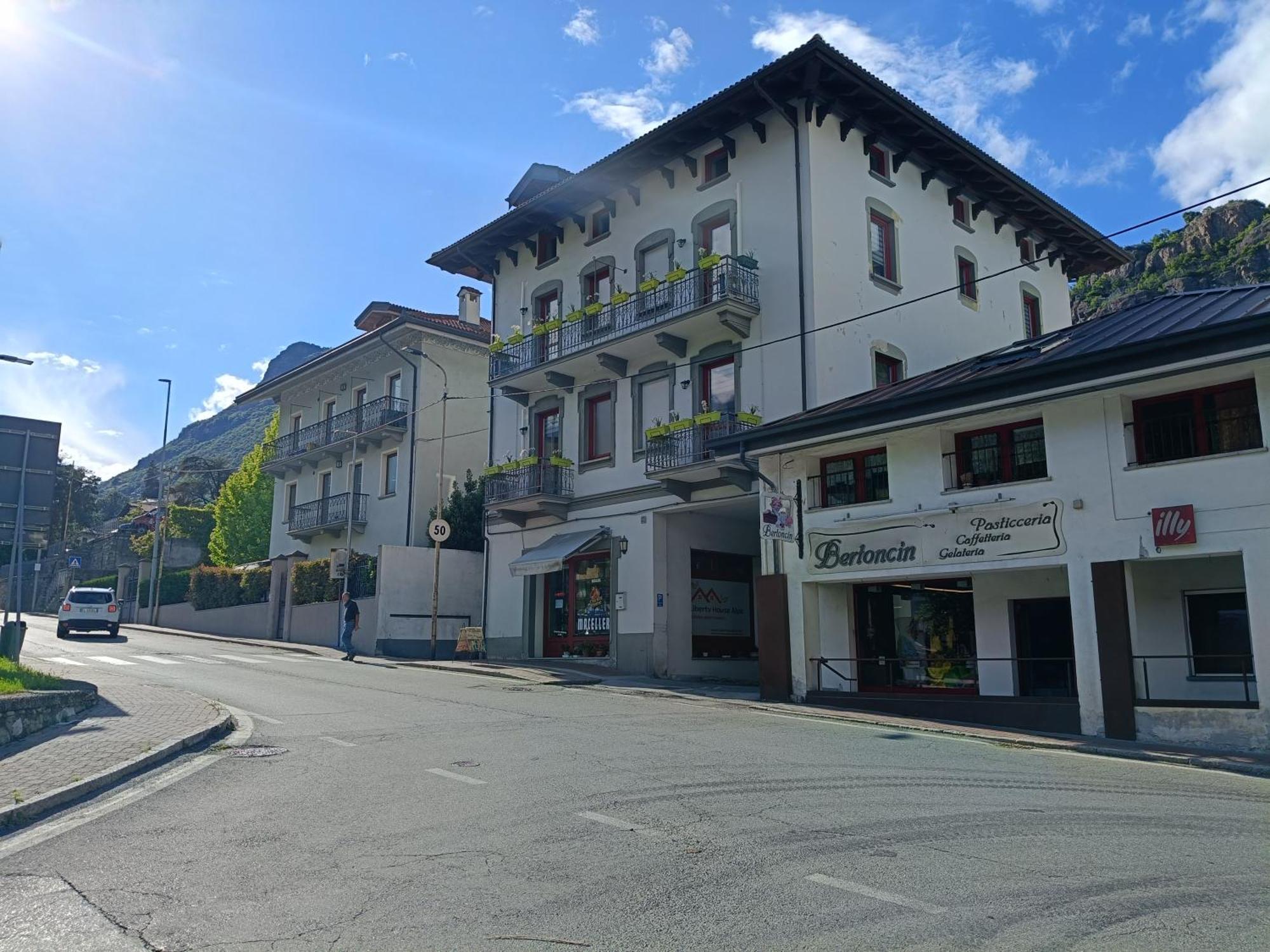 Апартаменти Liberty House Alps Шатійон Екстер'єр фото